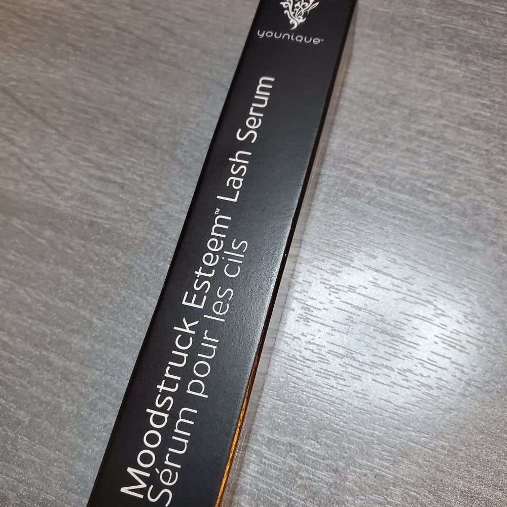 Younique Moodstruck Esteem Lash Serum